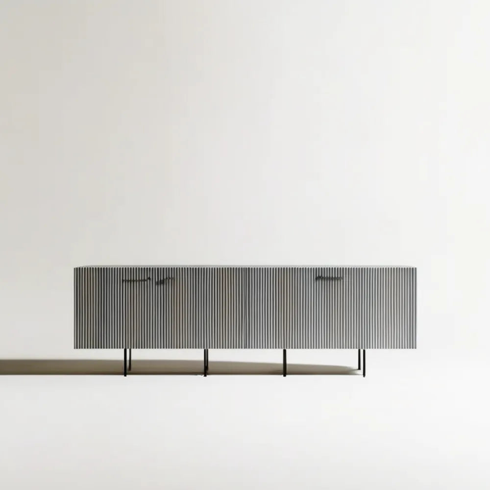 Szara szafka RTV z ryflowanymi frontami i czarnymi nogami, 180 x 40 x 60 cm