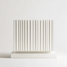 Biała ryflowana szafka nocna z MDF 80 x 40 x 75 cm