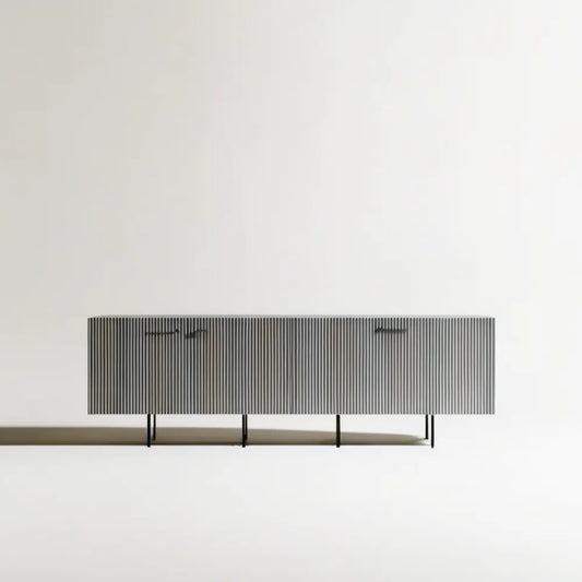 Szara szafka RTV z ryflowanymi frontami i czarnymi nogami, 180 x 40 x 60 cm
